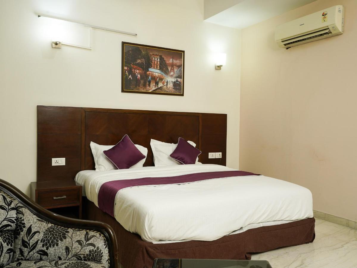 Lime Tree Hotel Sushant Lok Gurgaon Sector 29 Next To Iffco Chowk Metro Eksteriør bilde