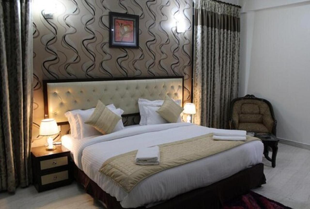 Lime Tree Hotel Sushant Lok Gurgaon Sector 29 Next To Iffco Chowk Metro Eksteriør bilde