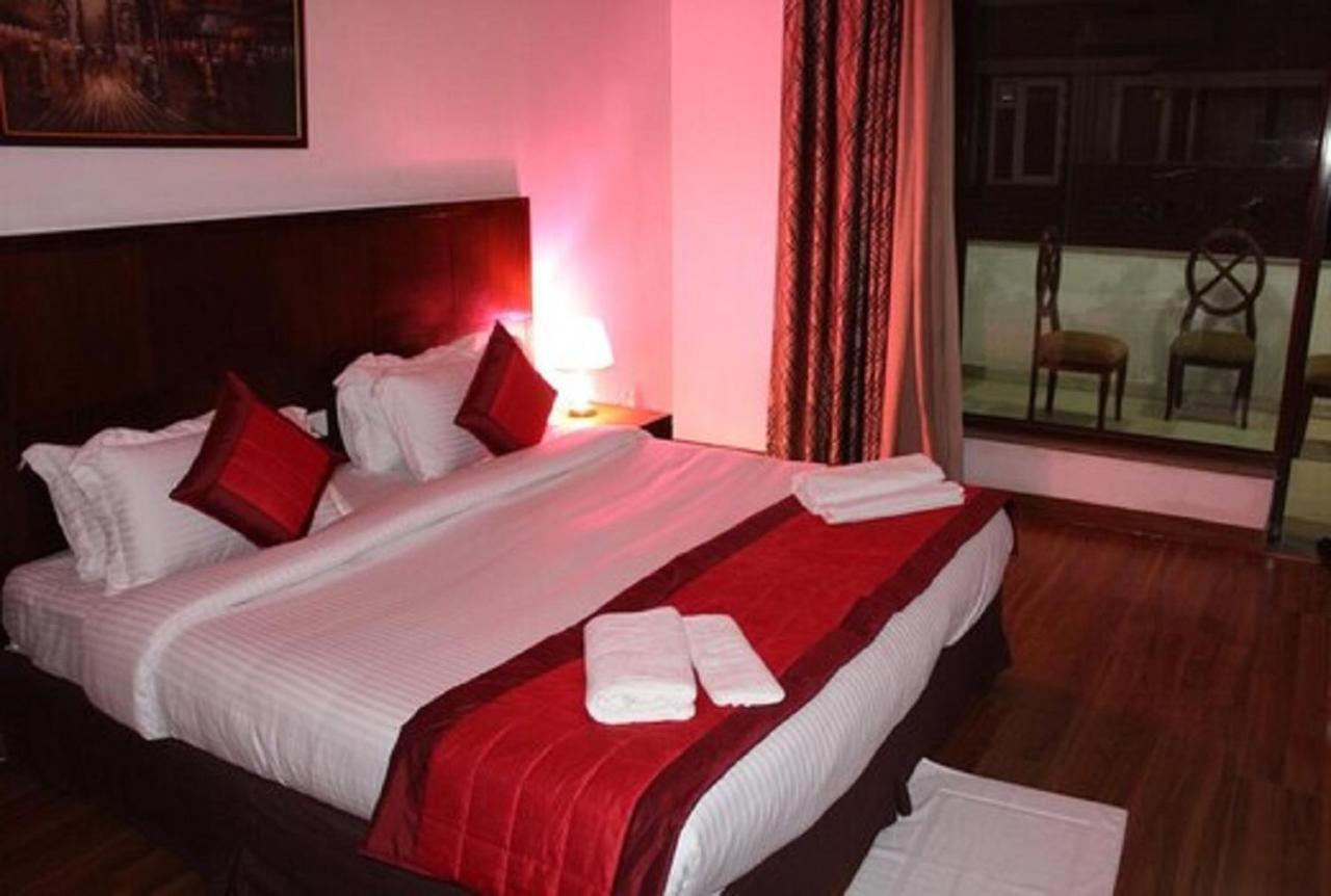 Lime Tree Hotel Sushant Lok Gurgaon Sector 29 Next To Iffco Chowk Metro Eksteriør bilde
