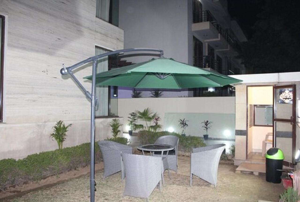 Lime Tree Hotel Sushant Lok Gurgaon Sector 29 Next To Iffco Chowk Metro Eksteriør bilde