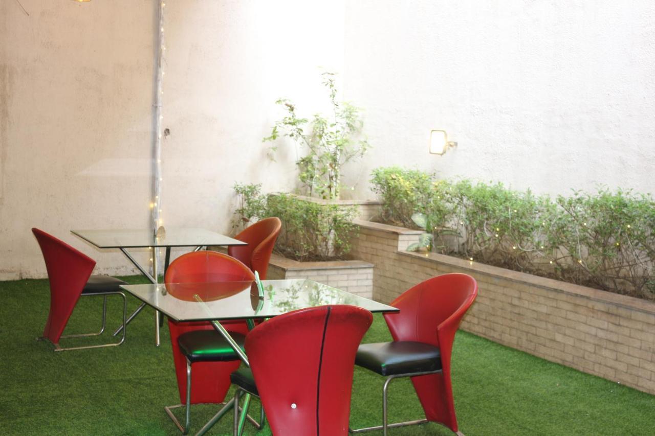 Lime Tree Hotel Sushant Lok Gurgaon Sector 29 Next To Iffco Chowk Metro Eksteriør bilde